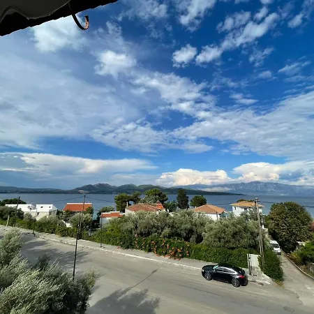 Sunshine And Nikiana