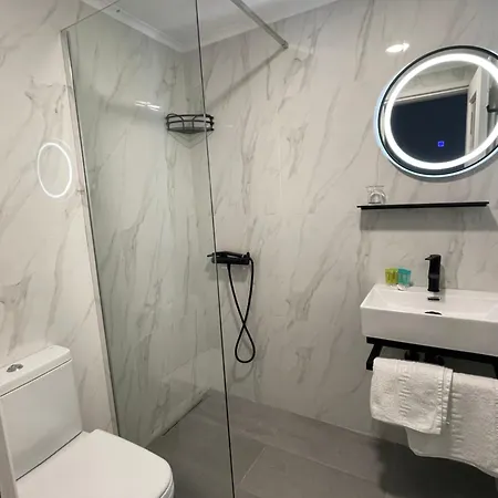 Kapselhotell Sunshine And *