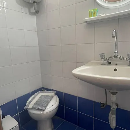 Sunshine And Nikiana